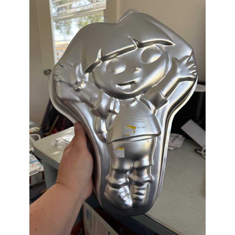 WILTON DORA THE EXPLORER ALUMINUM CAKE PAN 2003 2105-6300 Birthday Baking Mold